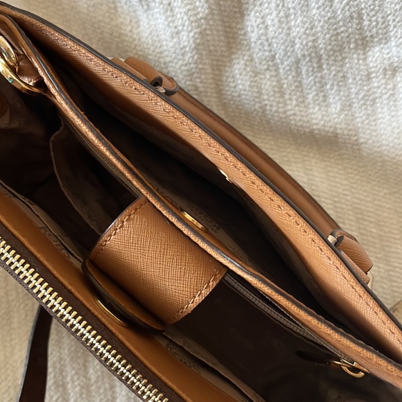 Michael Kors Studded  bag NWOT - Picture 8 of 9